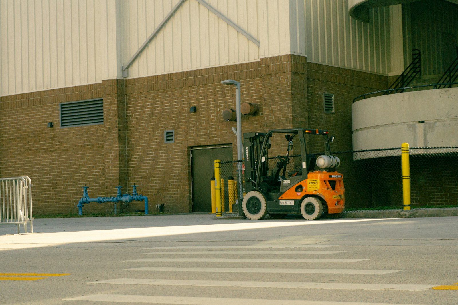 Yard side with the forklift ramp