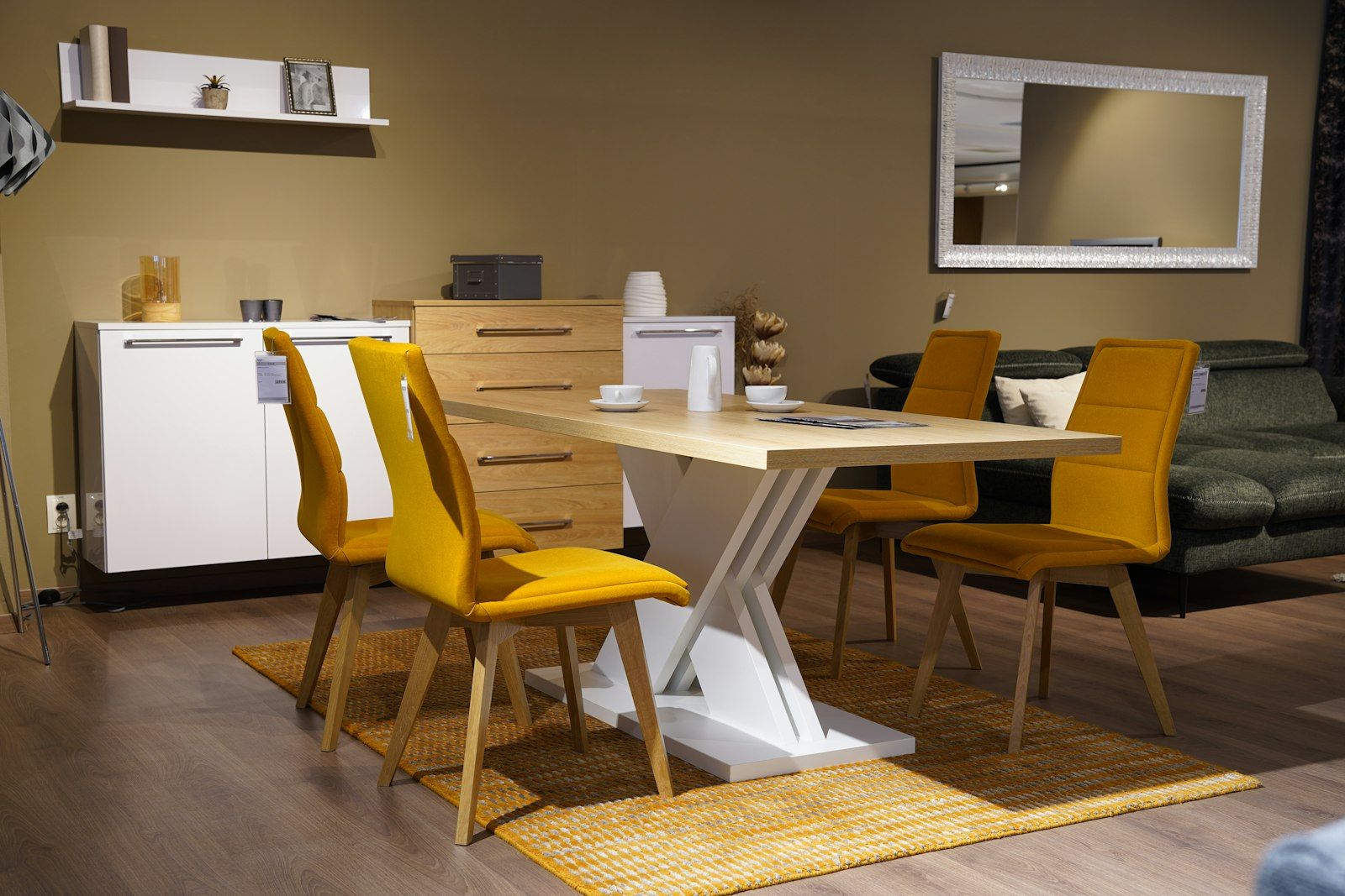 Dining room displays