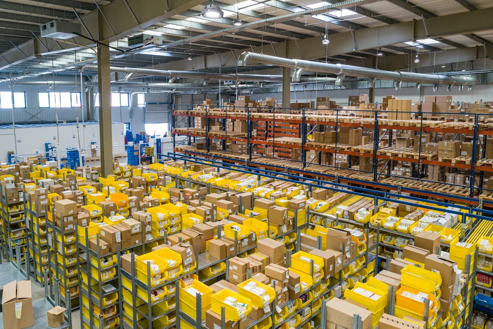 Racking and pick area